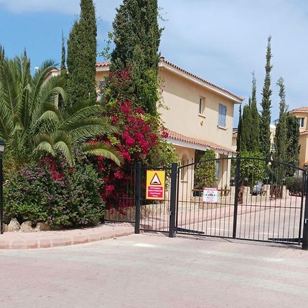 Modern Sea View Apartment Regina Gardens Paphos Esterno foto