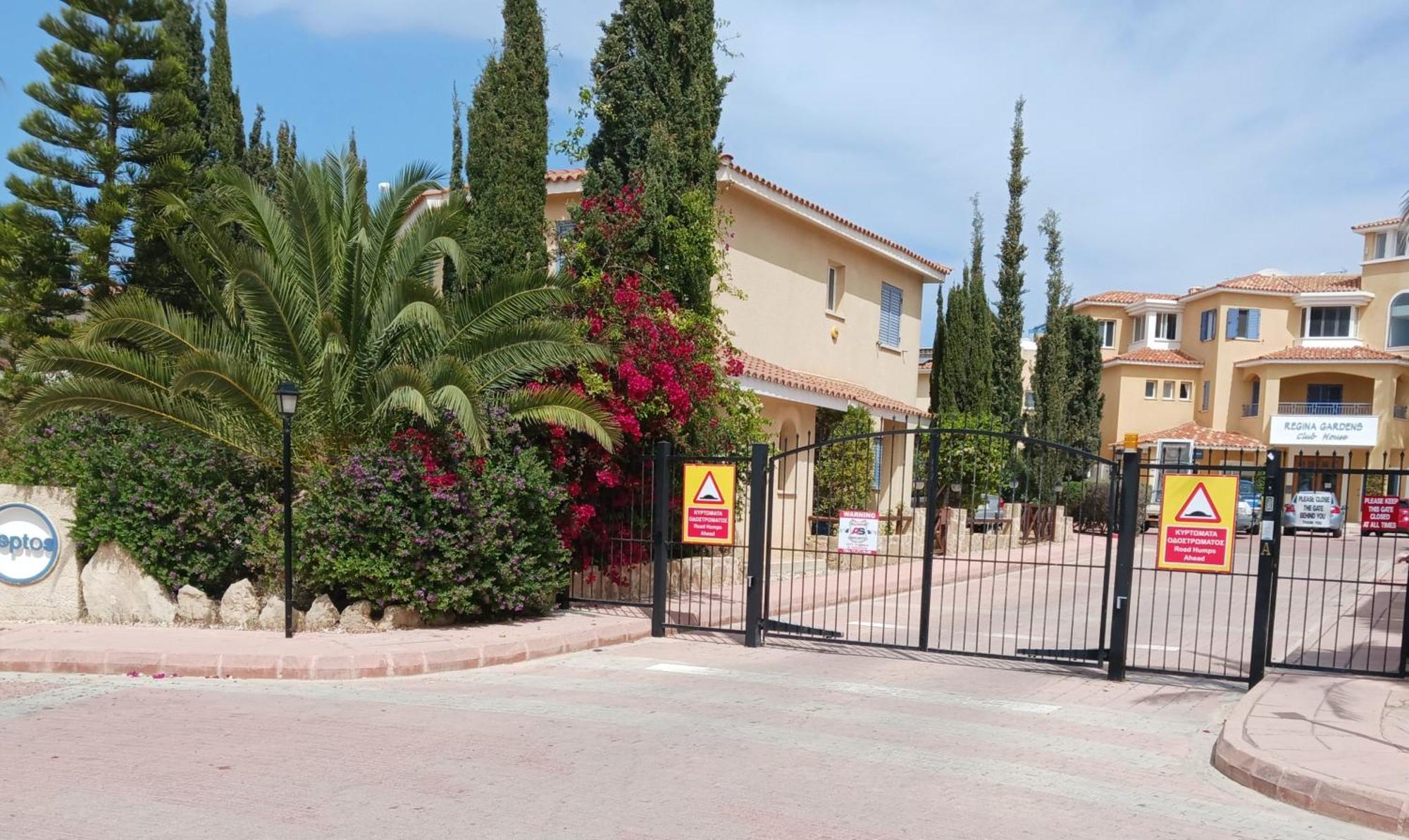 Modern Sea View Apartment Regina Gardens Paphos Esterno foto